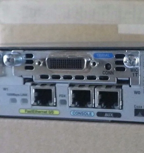 Маршрутизатор Cisco 2610XM Router AIM-ATM 2X WIC-1T 2600 12.4 IOS 48F/128D