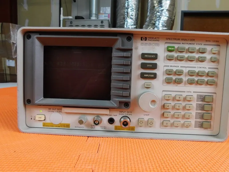 Анализатор спектра HP Agilent 8590B Spectrum Analyzer 9 kHz to 1.8GHz