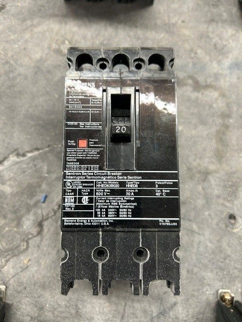 Автоматический выключатель Siemens Sentron 20 Amp Circuit Breaker 3 Pole 600 VAC — фото лота 1