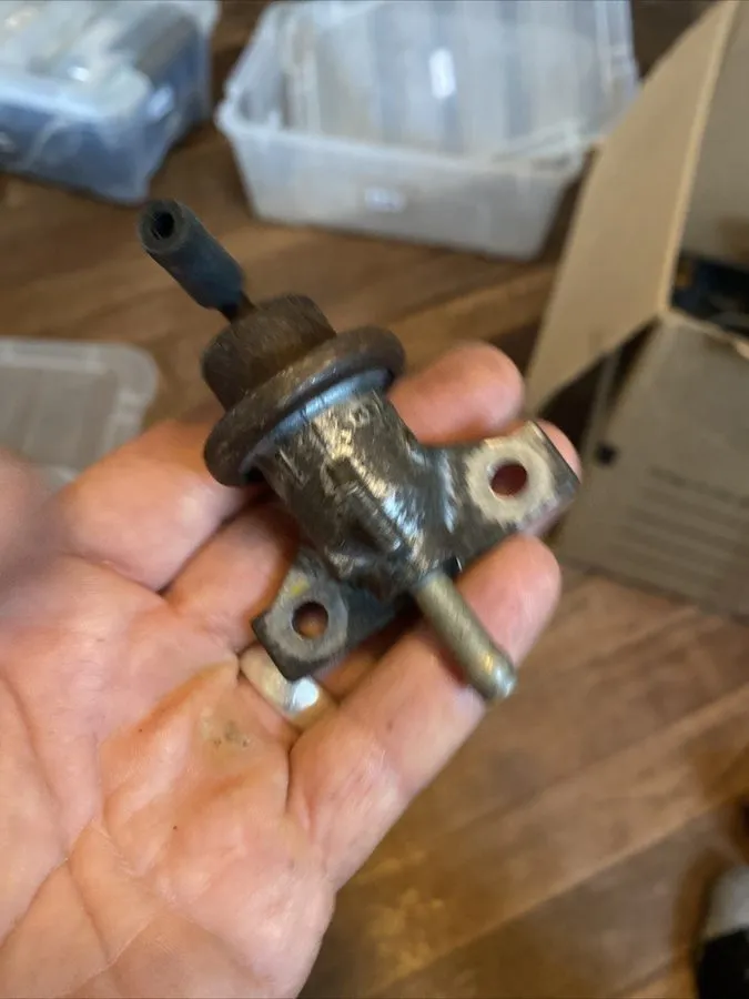 Трубопроводная арматура Honda Pressure Regulator Assy 16740-PCX-003