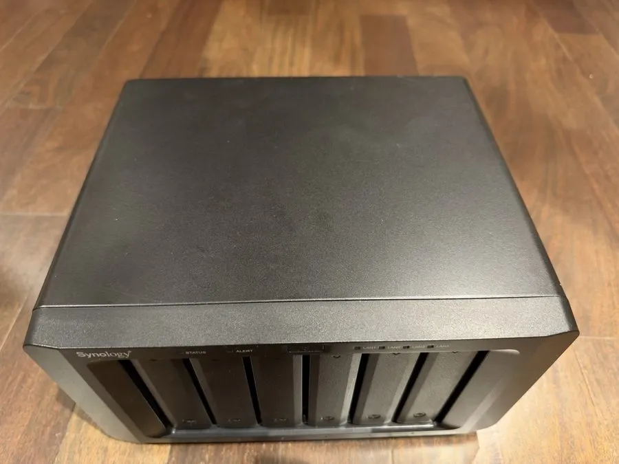 Тестер Synology DiskStation DS1618+ 6-Bay NAS, Atom C3538 Quad-Core, 16GB, 4x Gb — фото лота 2