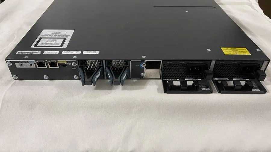 Коммутатор Cisco WS-C3560X-24T-S 24-Port Gigabit Ethernet Switch w/C3KX-NM-10G