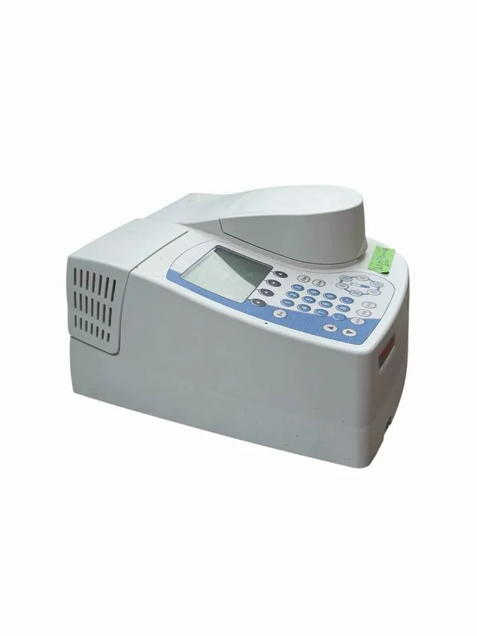 Спектрофотометр Thermo Fisher Scientific Genesys 10S VIS Spectrophotometer Power