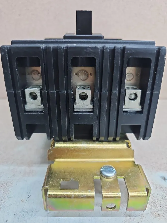 Автоматический выключатель Square D FA34020 I-Line Circuit Breaker 20A 3-Pole 48