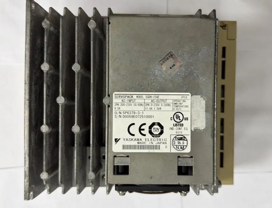 Сервопривод Yaskawa SERVOPACK SGDH-15AE Digital AC 3-Phase Servo Drive 200V 1.5k
