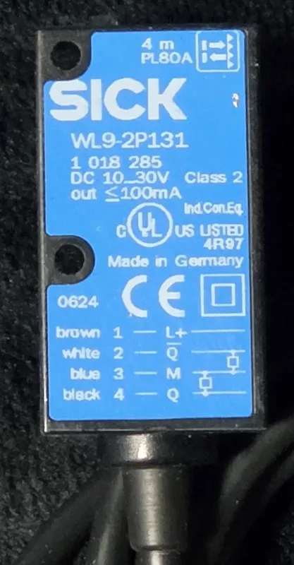 Фотоэлектрический датчик SICK 1018285 Retro-Reflective Photoelectric Sensor WL9-