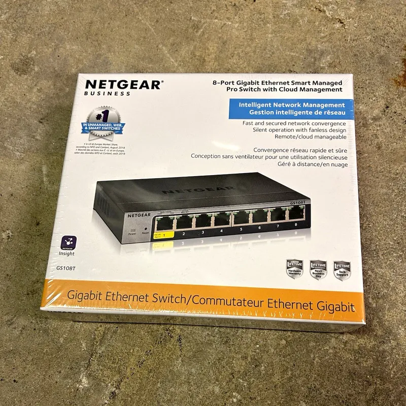Коммутатор Netgear GS108T-300NAS 8-Port Gigabit Ethernet Smart Managed Pro Switc — фото лота 1