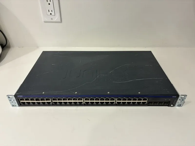 Коммутатор Juniper EX2200-48T-4G 48-Port Gigabit Ethernet Switch 4 SFP Uplink