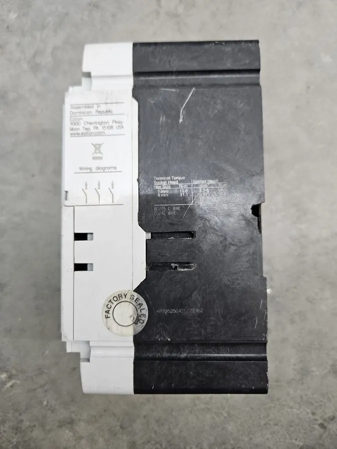Автоматический выключатель Eaton PDG23G0040TFFL 40 Amp 480V 3 Pole Circuit Break