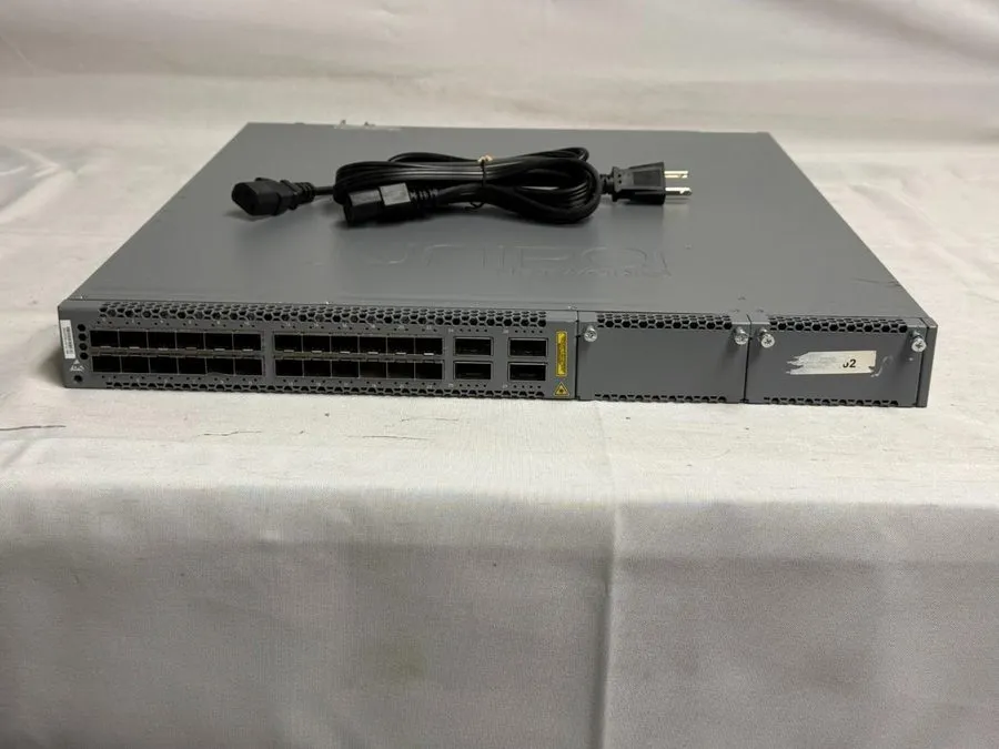 Коммутатор Juniper EX4600-40F 24-Port Network Switch & Power Cables