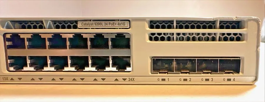 Коммутатор C9200L-24P-4G-A Cisco 9200L 24-port PoE+ 370W, 4 x 1G, Network Advant