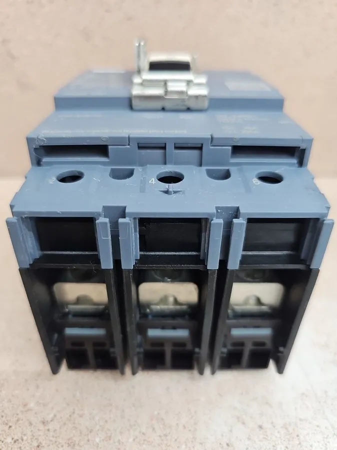 Автоматический выключатель 1 Siemens 3VA4130-6ED34-0AA0 480V 3-Pole Circuit Brea