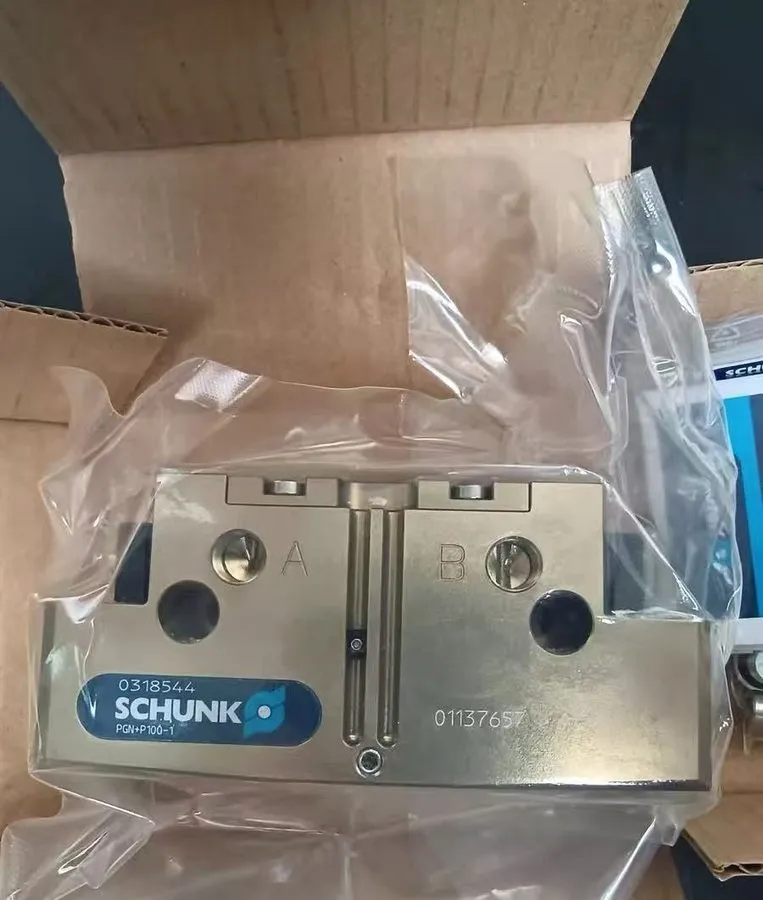 Робот SCHUNK Pneumatic Gripper PGN-plus-P100-1 0318544