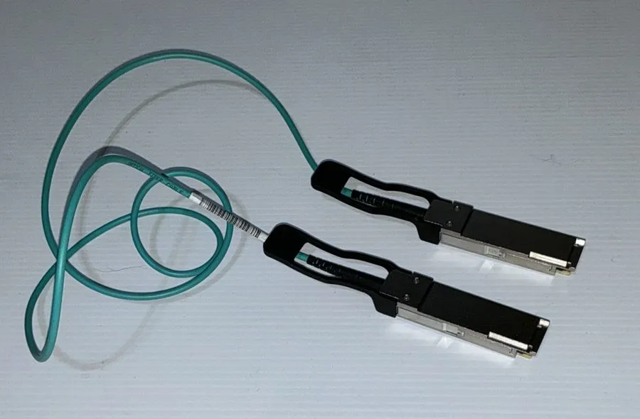 Трансивер FS Q28-A001 1m 100G QSFP28 Active optical cable — фото лота 1