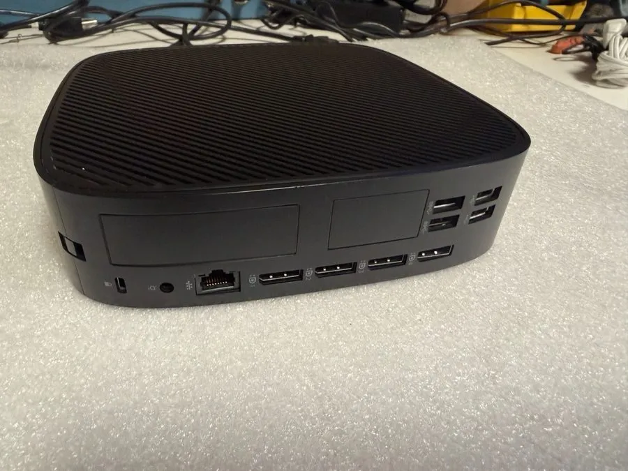 Тонкий клиент HP t740 Thin Client Desktop SFF AMD V1756B 16GB DDR4 32GB SSD Thin