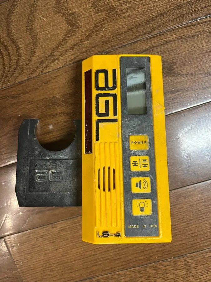 Нивелир AGL EAGL-2 Rotary Electronic Laser Level w/ Case