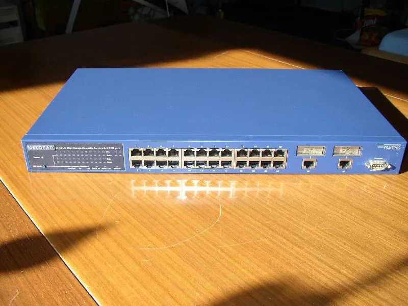 Коммутатор NetGear (FSM726S) 24-Ports External Switch Managed stackable