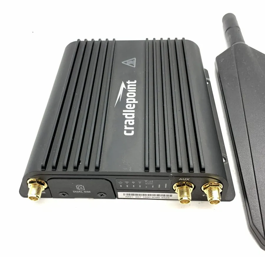 Маршрутизатор Cradlepoint IBR900-600M Router Verizon, ATT, etc with Antennas