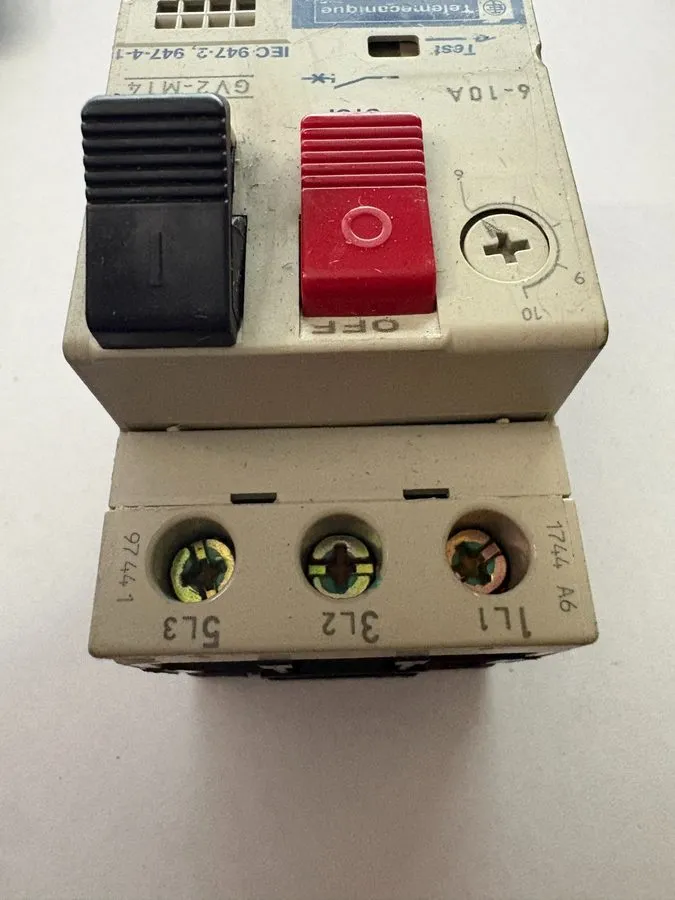 Автоматический выключатель TELEMECANIQUE 6-10 AMP MOTOR CIRCUIT BREAKER 3 POLE 6