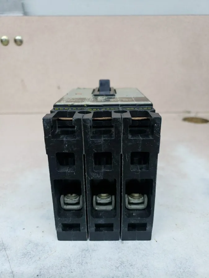 Автоматический выключатель Siemens Sentron Series 3 pole circuit breaker 20A 480