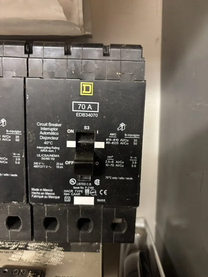 Автоматический выключатель EDB34070 Square D 70 Amp 480V 3 Pole Bolt On Circuit 