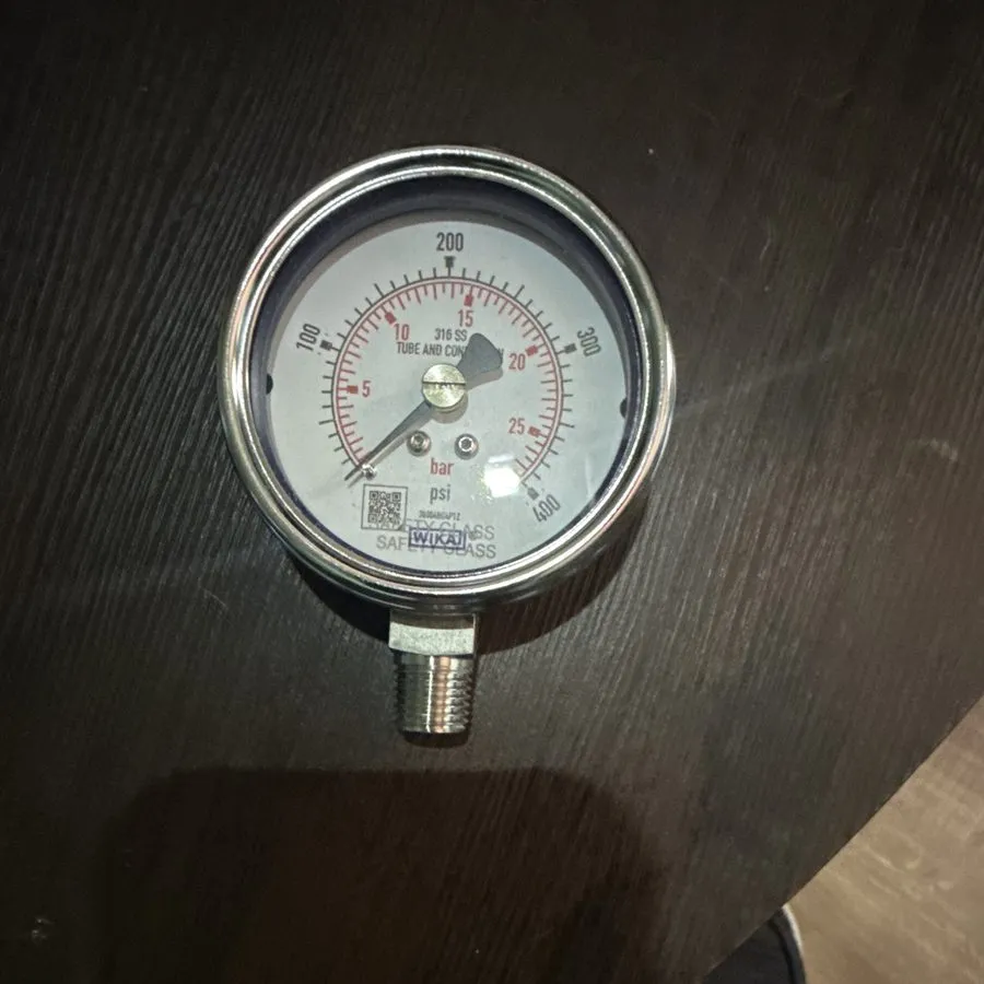 Трубопроводная арматура WIKA 232.54 Pressure Gauge 2.5 in 400 PSI 1/4 in NPT Low — фото лота 1