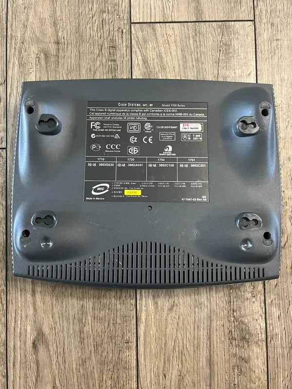 Маршрутизатор Two Cisco 1700 Series Modular Access Router Cisco 1720 — фото лота 2