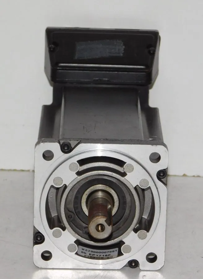 Серводвигатель Allen Bradley MPL-B320P-MJ24AA Series A AC Servo Motor Part No. 7