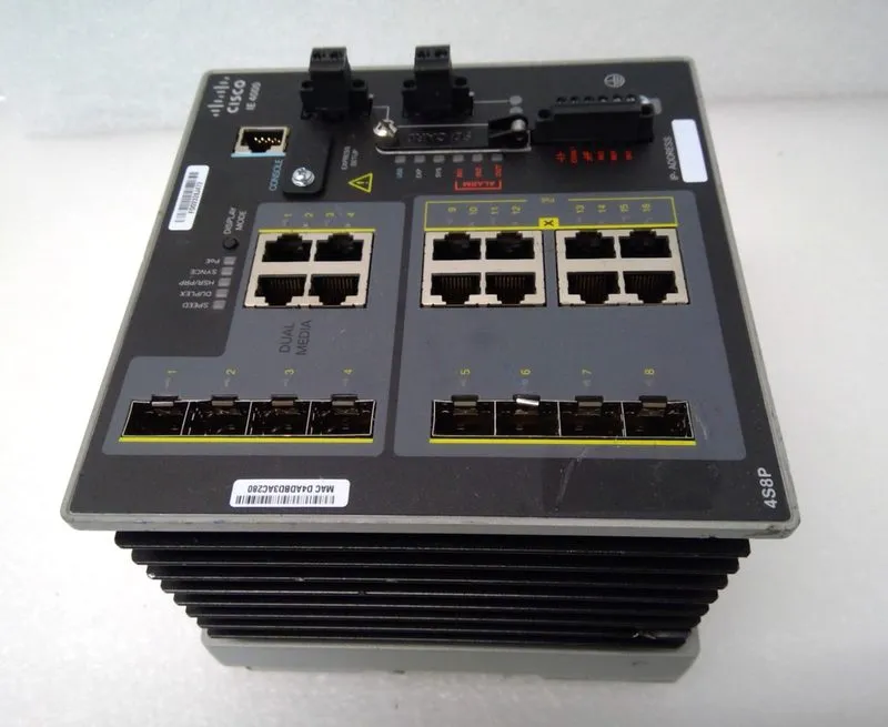 Коммутатор Cisco IE-4000-4S8P4G-E PoE+ Gigabit Industrial Ethernet Switch — фото лота 2
