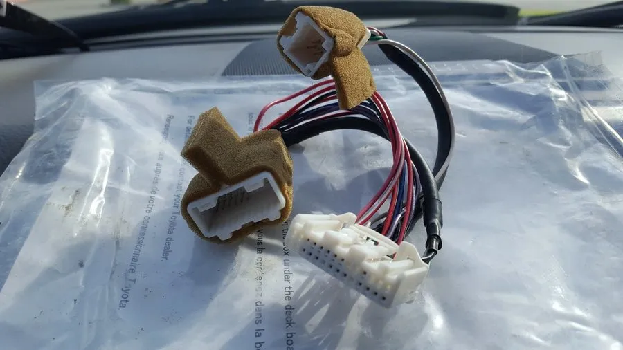 Жгут проводов Toyota Base Audio Wire Harness Kit (PT546-00142) DISCONTINUED — фото лота 2