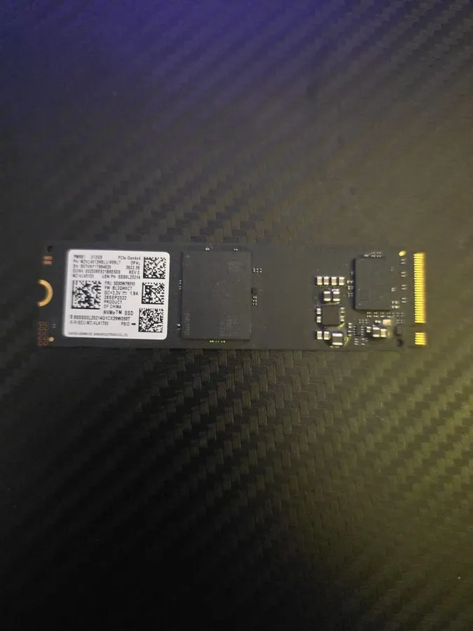 SSD-накопитель Samsung PM9B1 512GB NVMe M.2 SSD PCIe Gen4 x4 MZVL4512HBLU