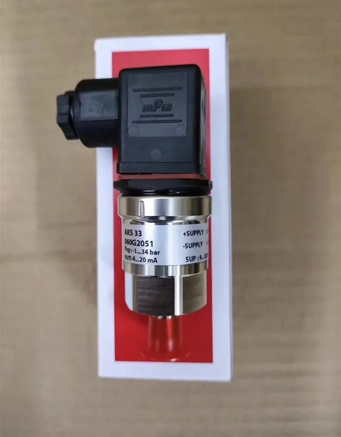 Датчик давления DANFOSS AKS 33 060G2051 Pressure Transmitter