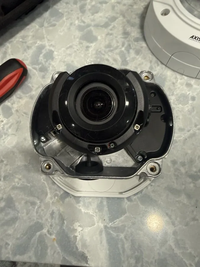 Камера Axis 0888-001 P3228-LVE 4K UHD Outdoor Network IR Dome Camera 3.5-10mm Le — фото лота 2
