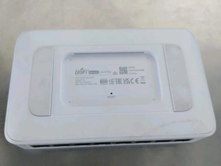Коммутатор Ubiquiti UniFi USW-Lite-8-PoE 8-Port Gigabit PoE Ethernet Switch
