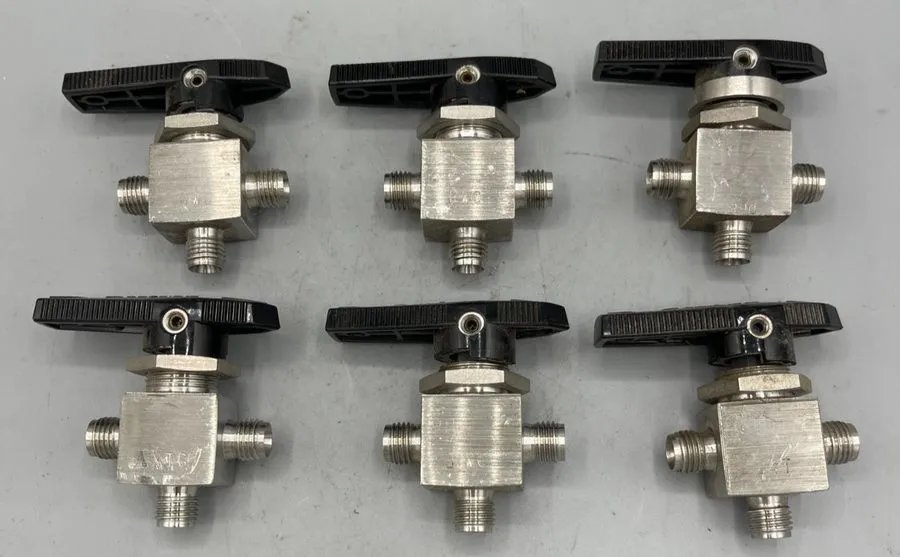 Клапан Swagelok SS-42GXS4 3 way ball valve 1/4 in tube fitting