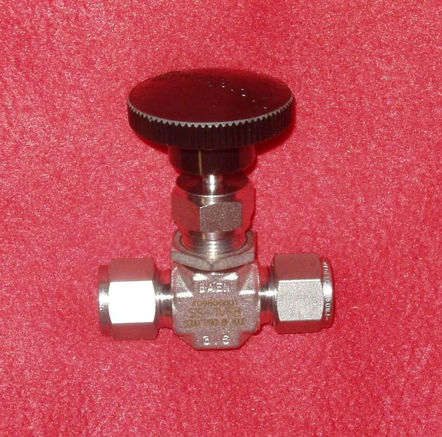 Клапан Swagelok 1/2" Integral Bonnet Needle Valve Vee Stem (SS-1VS8)
