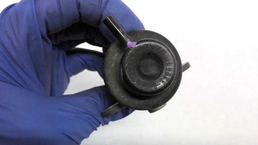 Трубопроводная арматура 2010 2019 TOYOTA TUNDRA 4.6L FUEL PRESSURE REGULATOR 232 — фото лота 1