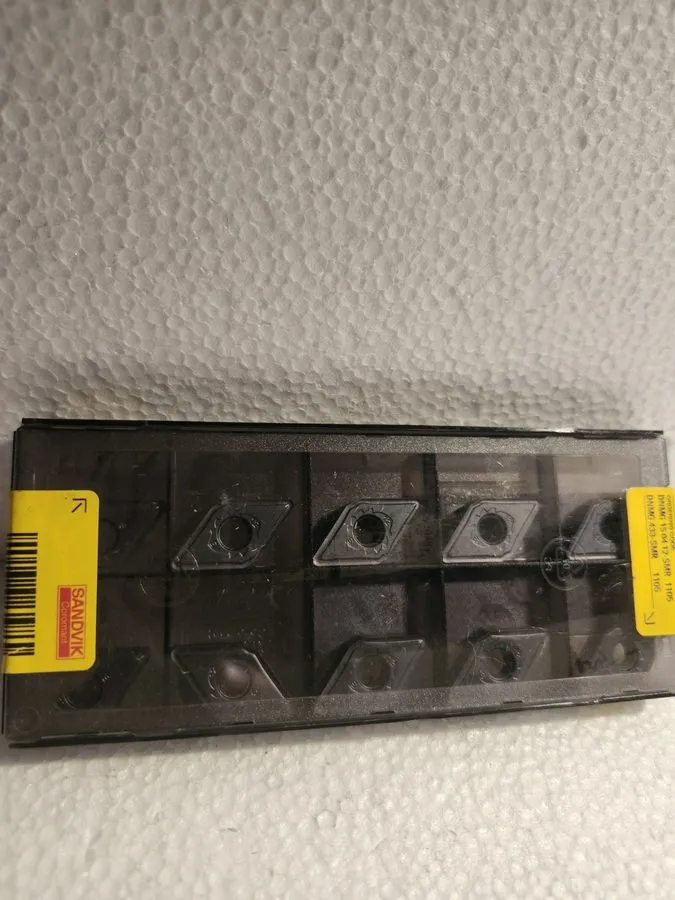 Режущий инструмент Sandvik CoromantTurning Insert: SNMG433SM 1105, Carbide — фото лота 1