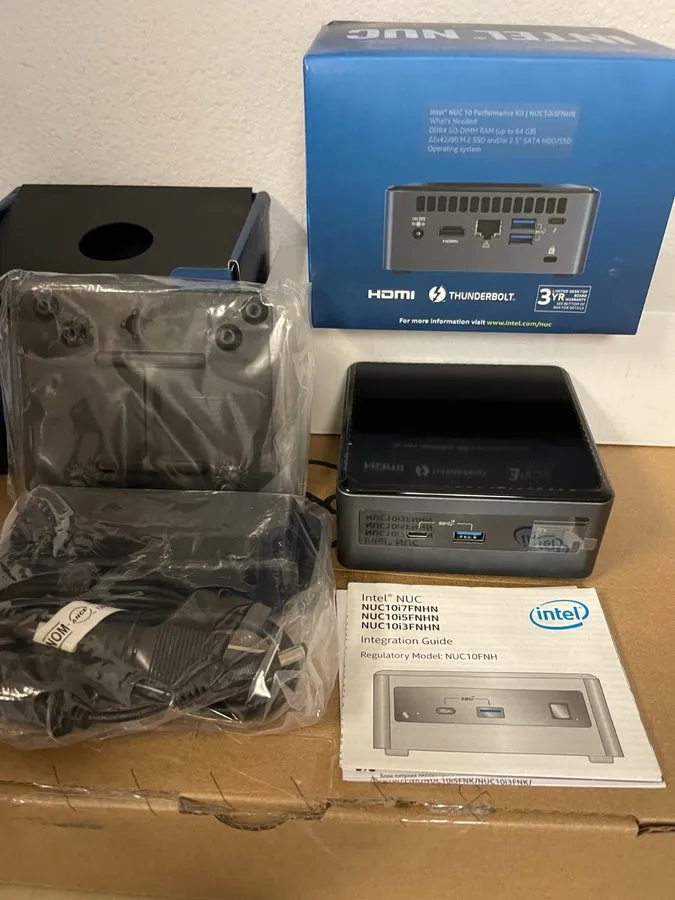 SSD-накопитель Intel NUC10i3FNH (Barebones, No RAM/SSD/OS) barely Retail Box