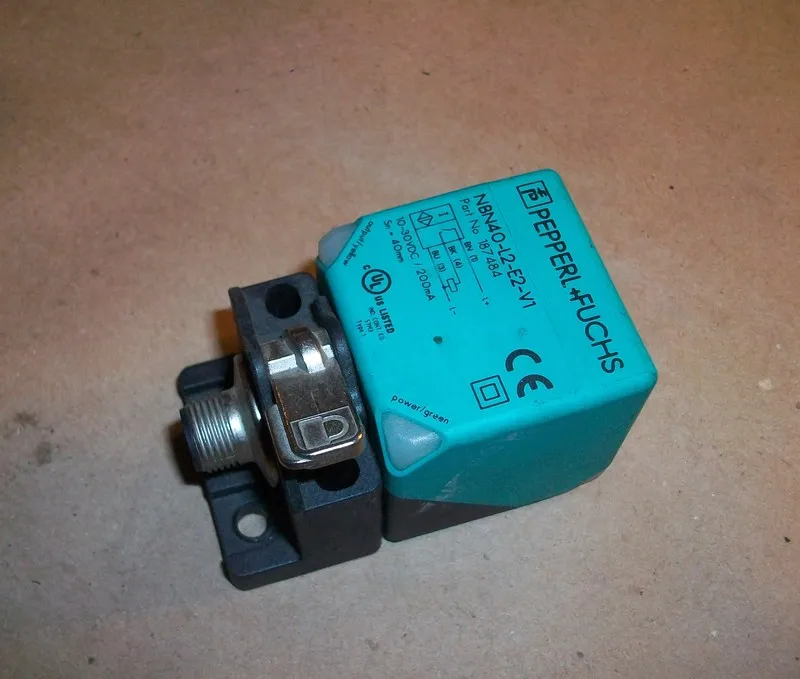 Датчик приближения Pepperl & Fuchs Proximity Sensor NBN40-L2-E2-V1 187484 10-30V