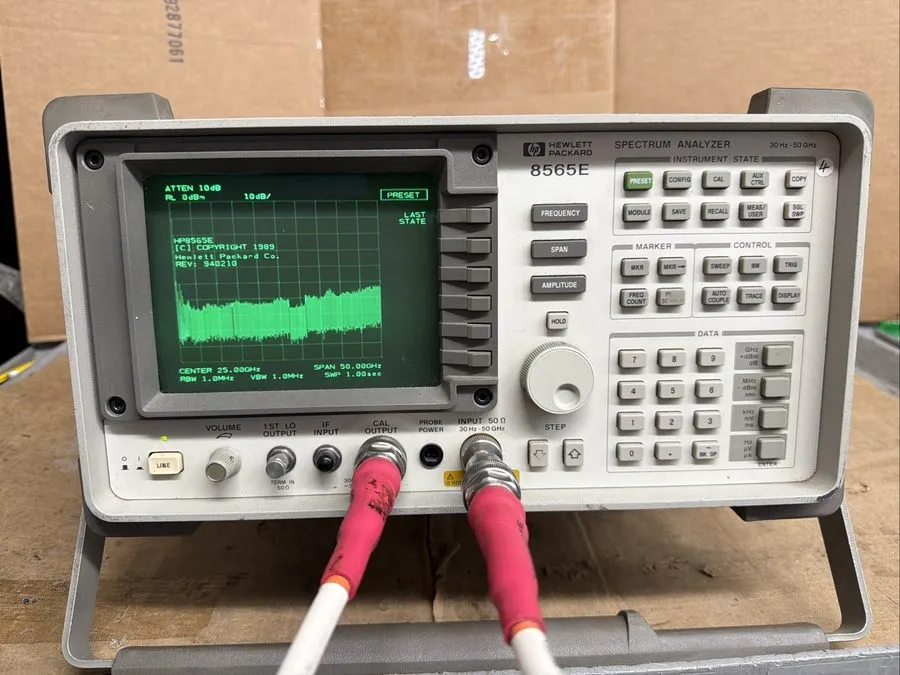 Анализатор спектра HP Agilent 8564E 9KHz 40GHz Spectrum Analyzer w/ 85620A modul — фото лота 1