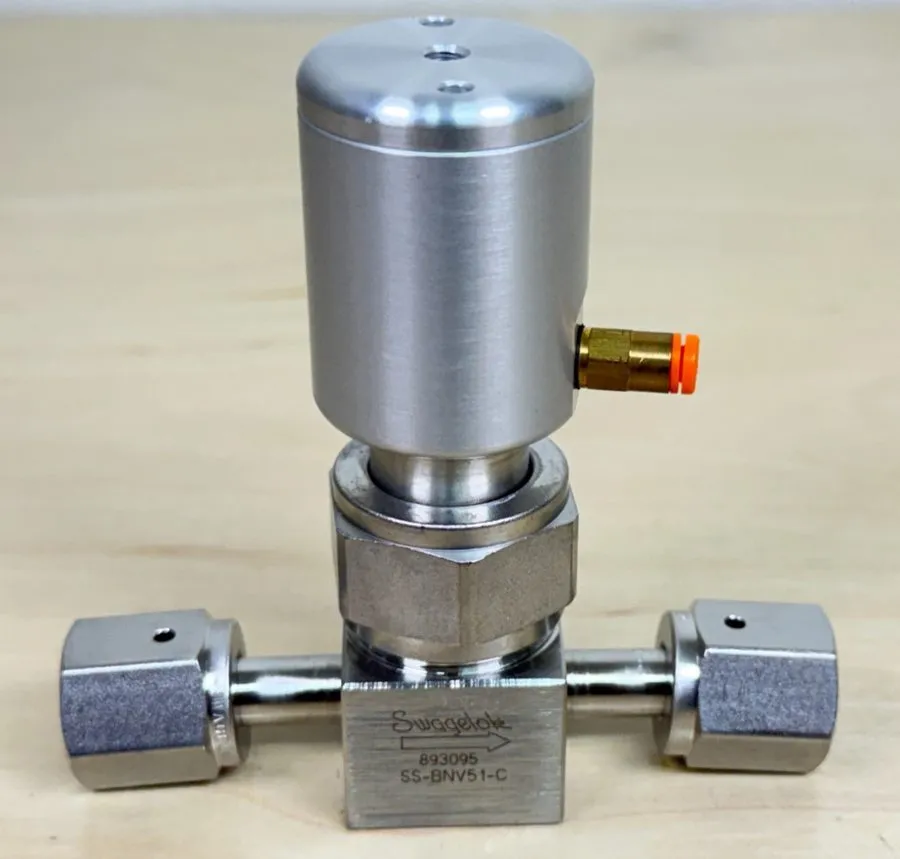 Клапан Swagelok SS-BNV51-C 316L SS HP Bellows Sealed Valve, 1/4" Female Swagelok