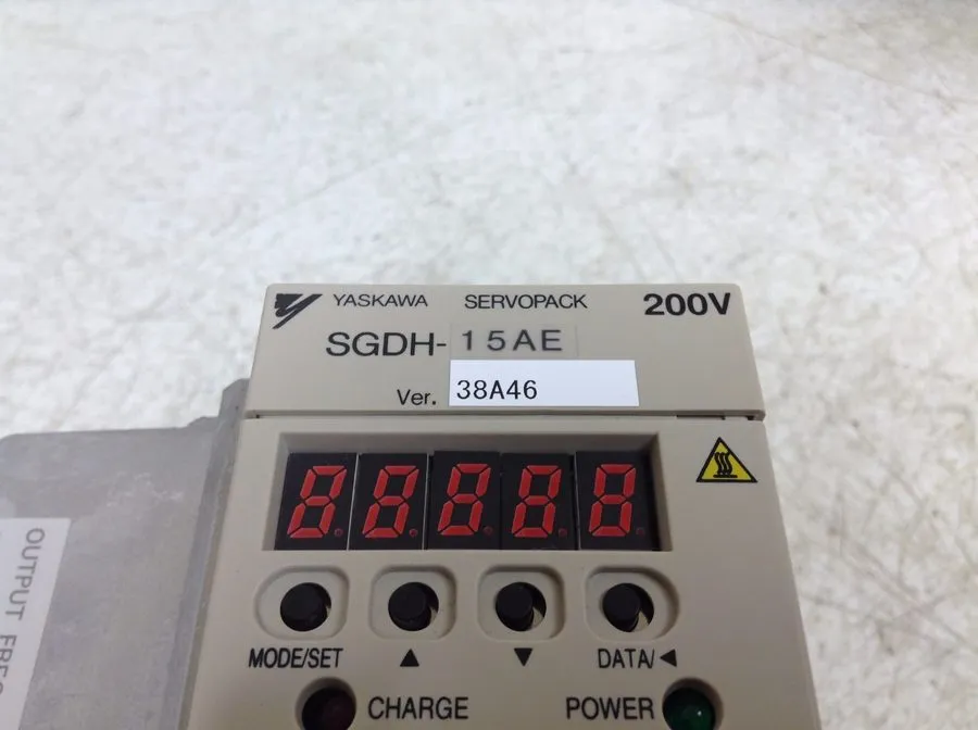 Сервопривод Yaskawa SGDH-15AE Ver 38A46 1.5 kW Servopack 200-230 V 3 Phase Input