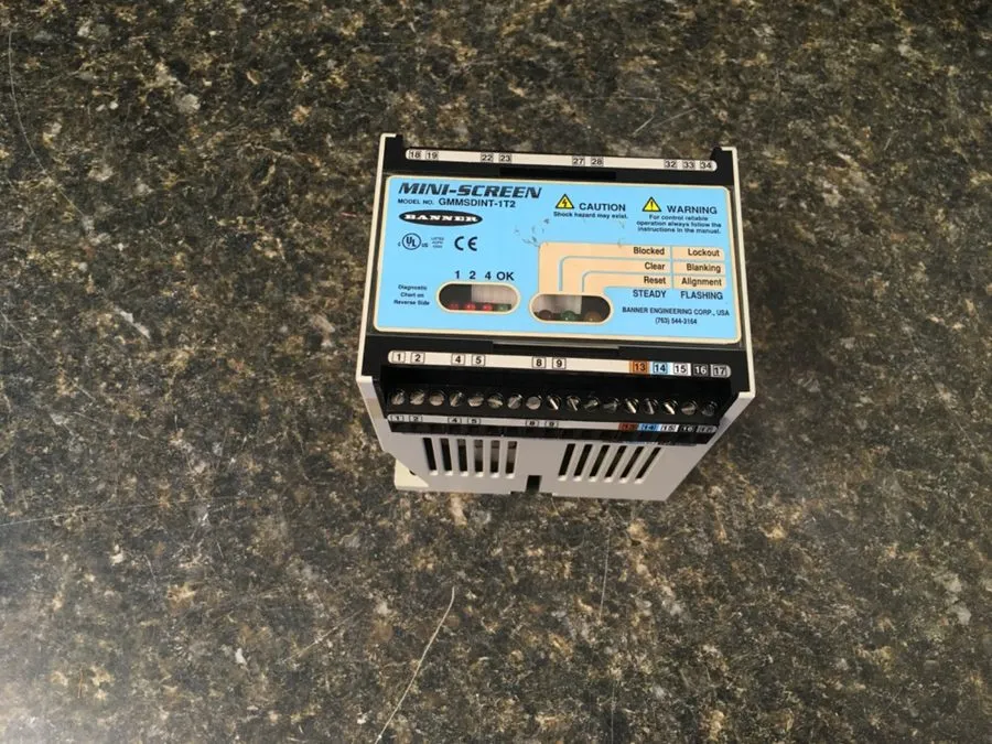 Световая завеса BANNER MINI-SCREEN SAFETY LIGHT CURTAIN CONTROL MODULE GMMSDINT-