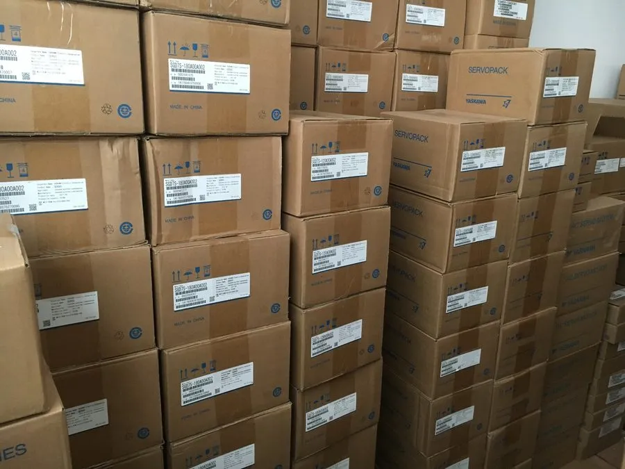 Серводвигатель YASKAWA SERVO MOTOR SGMGV-05D3W-YG14