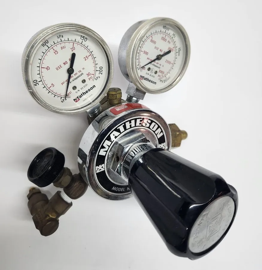 Трубопроводная арматура Matheson 8L-350 Single Stage Non-Corrosive Gas Regulator — фото лота 1