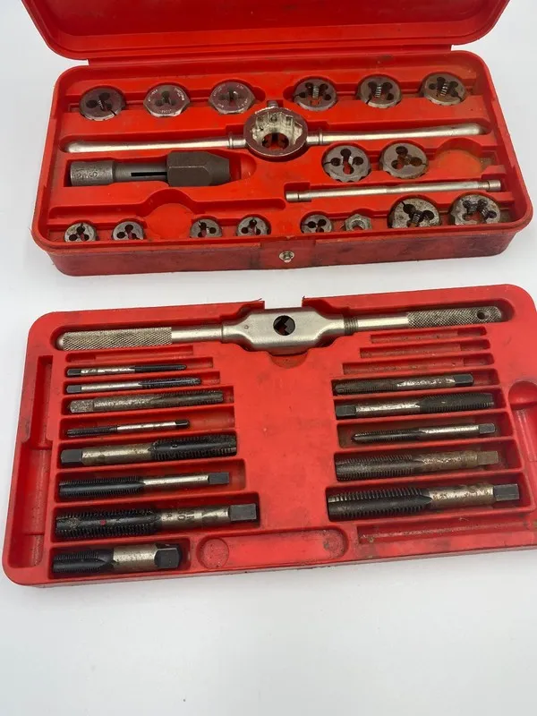 Режущий инструмент SNAP-ON METRIC TAP AND DIE SET #TDM117A (MISSING 1 TAP)
