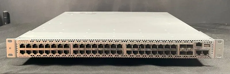 Коммутатор Arista DCS-7048T-4S-F 48x 1GB RJ-45 4x 10GB SFP+ Switch — фото лота 1