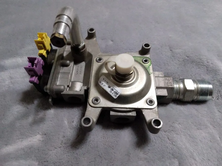 Клапан Whirlpool Range Oven Safety Valve and Pressure Regulator WPW10602001 W102 — фото лота 1