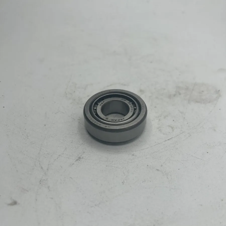 Подшипник NSK HR30203J tapered roller bearing